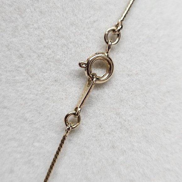 VINTAGE Avon Gold Tone White Faux Pearl Cluster Beaded Dainty Necklace - Picture 6 of 6